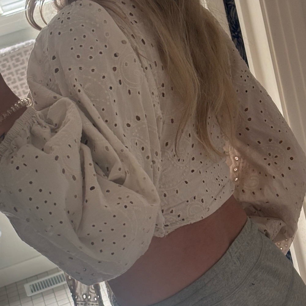 Meo Meli Cream Eyelet Tie-Front Blouse Size Small - Picture 9 of 10